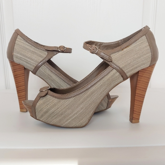 Mixed-Material Peep-Toe Mary Jane Platform Heel - Picture 2 of 5